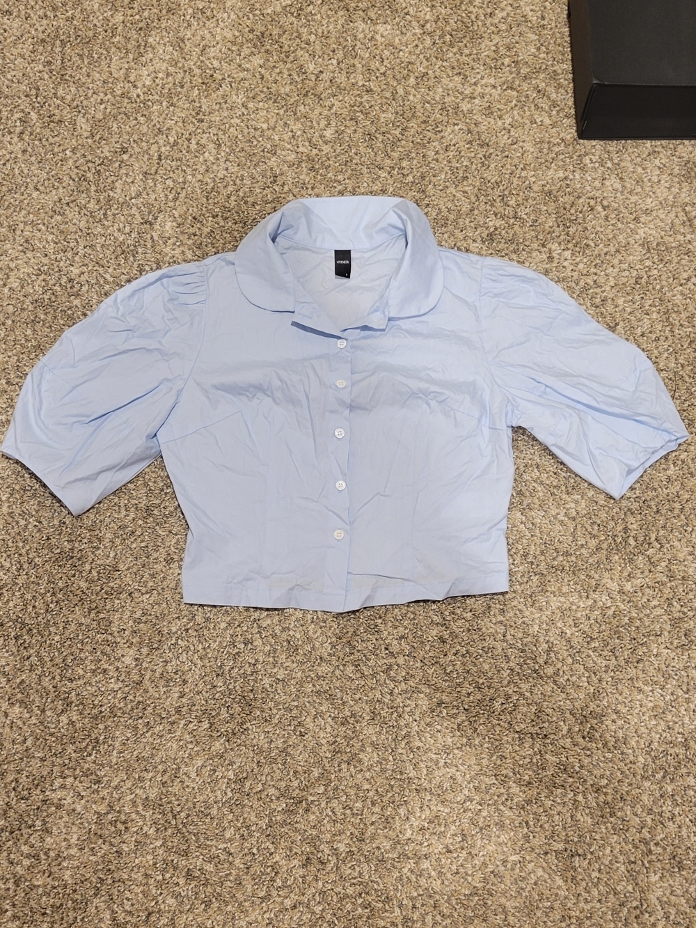 Cider Light Blue Short-Sleeve Button Front Crop Shirt